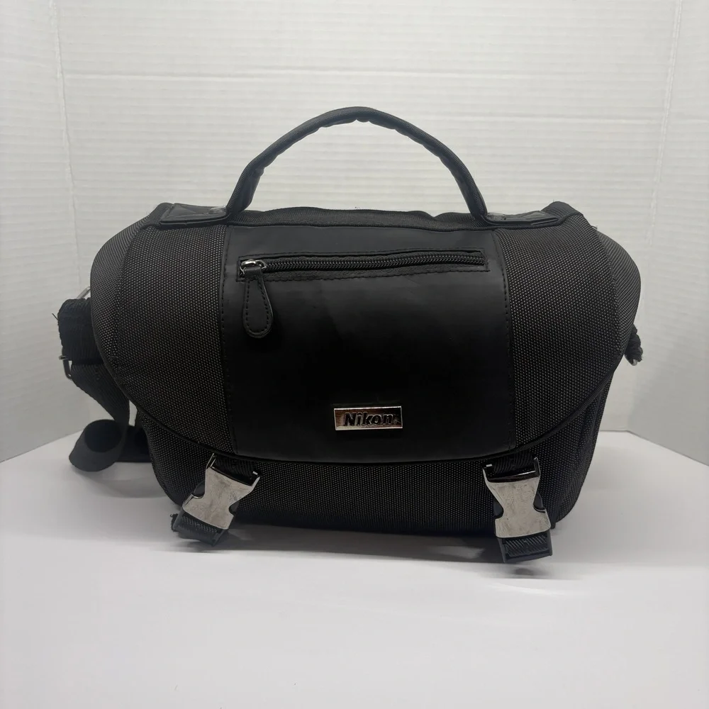 Nikon Camera Bag Shoulder Black Medium Padded Adjustable Strap Classic